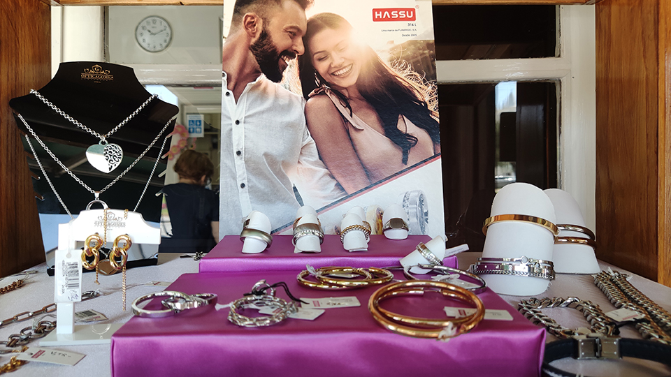 Hassu - colares, brincos, pulseiras